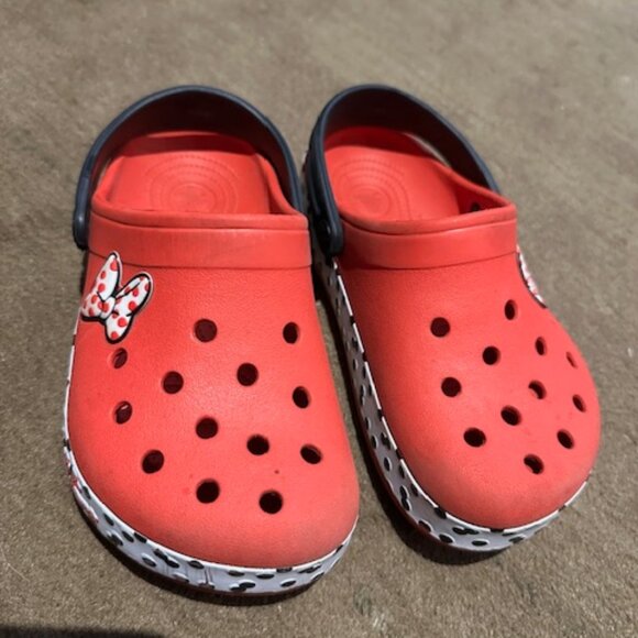 Disney Crocs size 2 youth - Picture 1 of 2